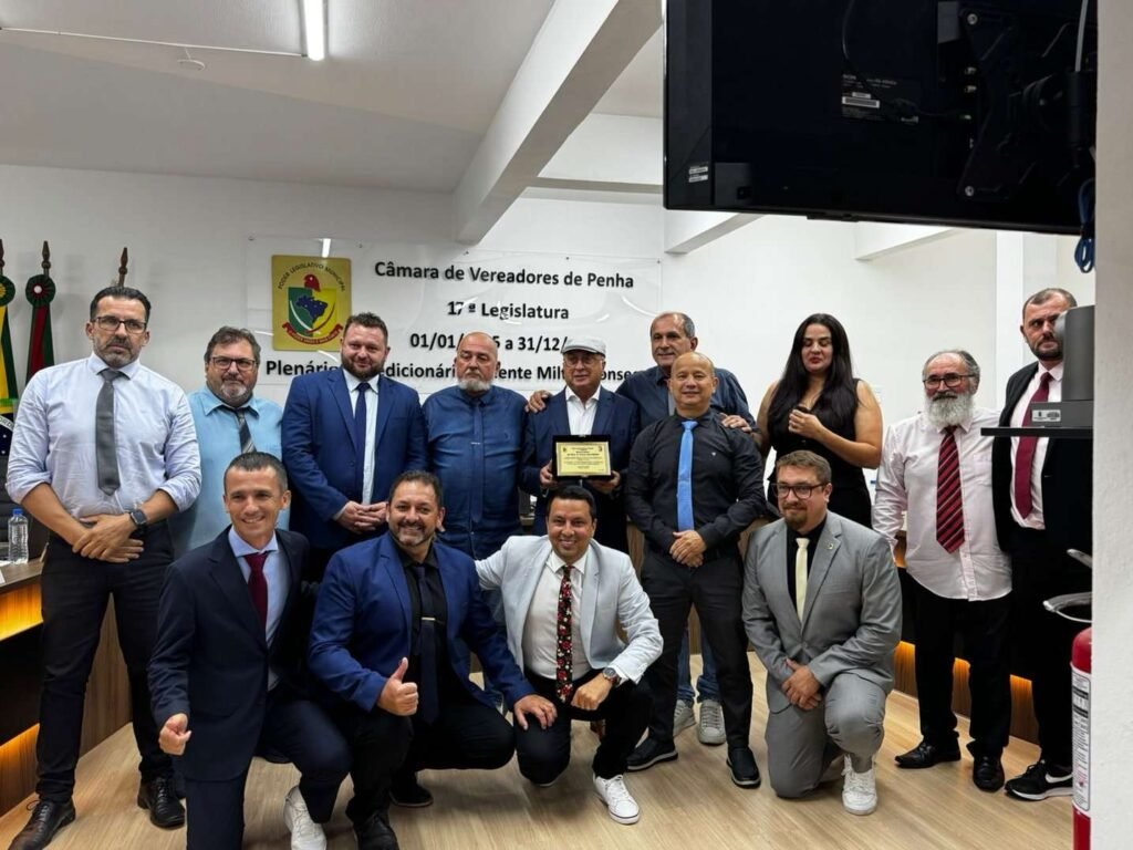 Hoteleiro Osmar José Vailatti recebe medalha da ALESC