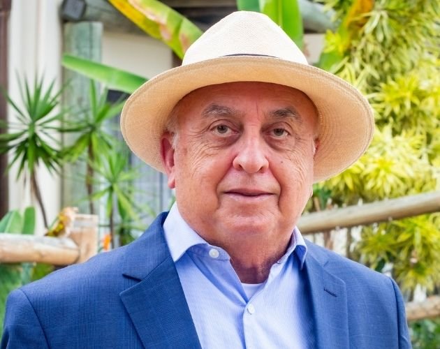 Hoteleiro Osmar José Vailatti recebe homenagem da ALESC