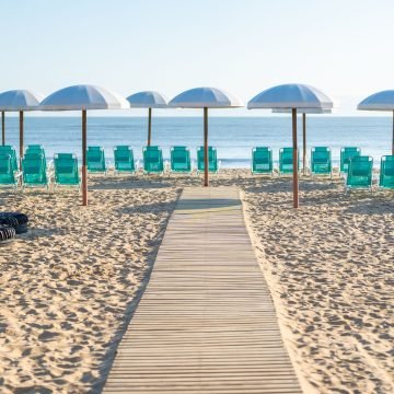 pousada em penha, poucos passos do mar